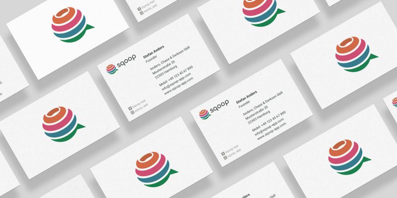 Projektvorschau: Visitenkarten für die Entwickler der sqoop App. Auf der Vorderseite ist das Logo zu sehen und auf der Rückseite Name und Kontaktdaten, verlinkt zur Detailseite.
